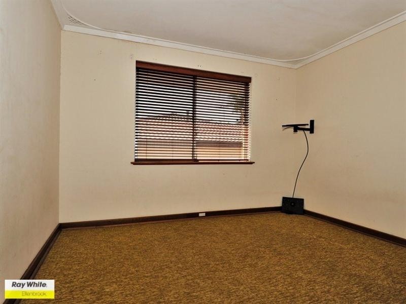 12 Churchill Drive, Swan View WA 6056