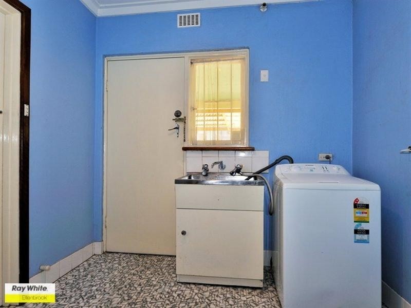 12 Churchill Drive, Swan View WA 6056