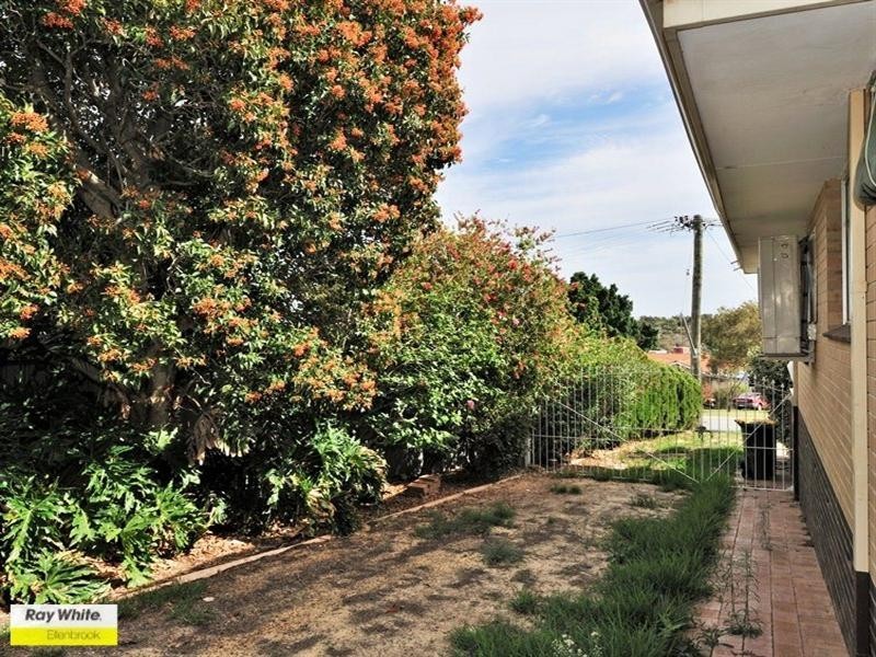 12 Churchill Drive, Swan View WA 6056