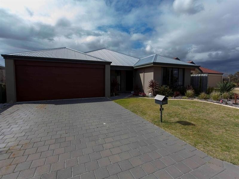 5 Hoyton Close, Ellenbrook WA 6069