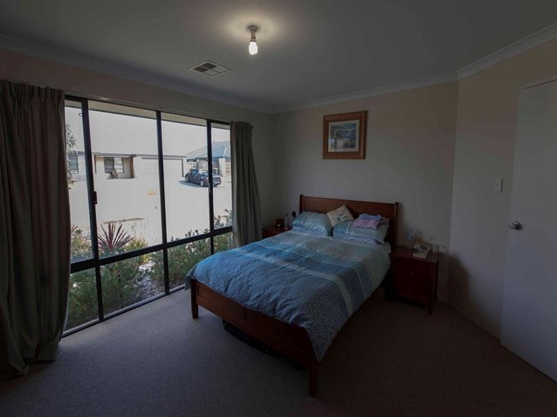 5 Hoyton Close, Ellenbrook WA 6069