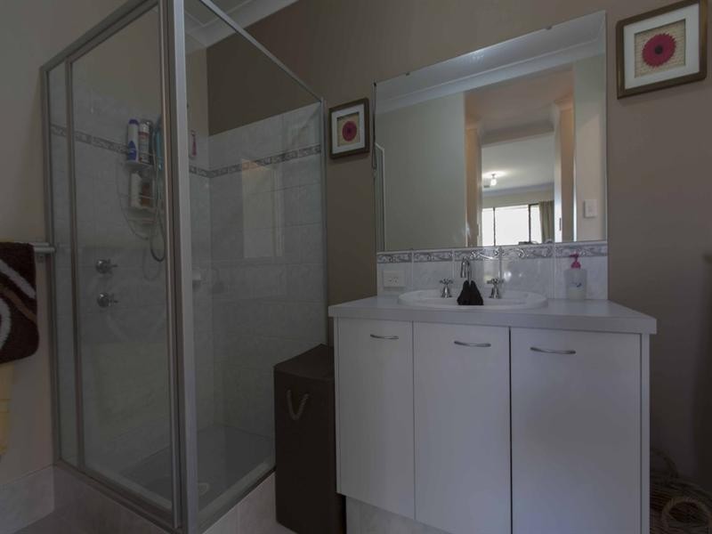 5 Hoyton Close, Ellenbrook WA 6069