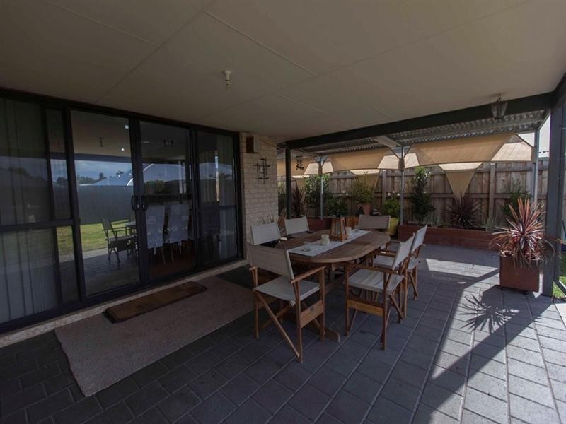 5 Hoyton Close, Ellenbrook WA 6069