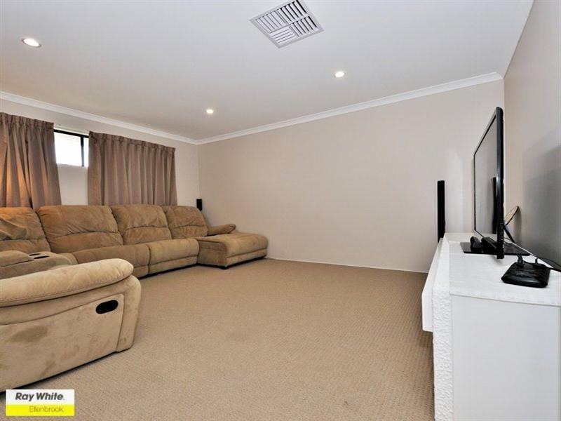 3 Soho Brace, Ellenbrook WA 6069