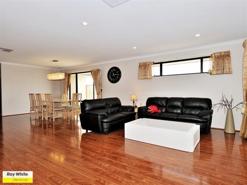 3 Soho Brace, Ellenbrook WA 6069