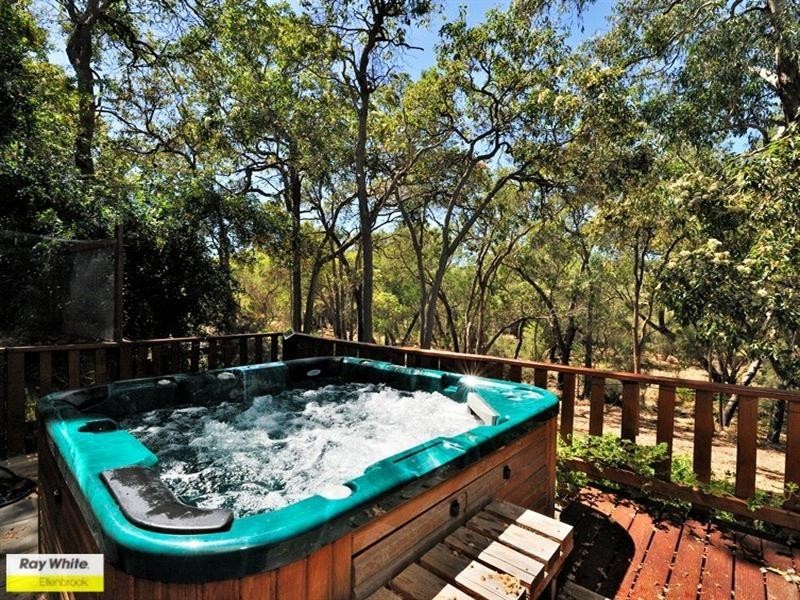 15 Muscat Terrace, The Vines WA 6069