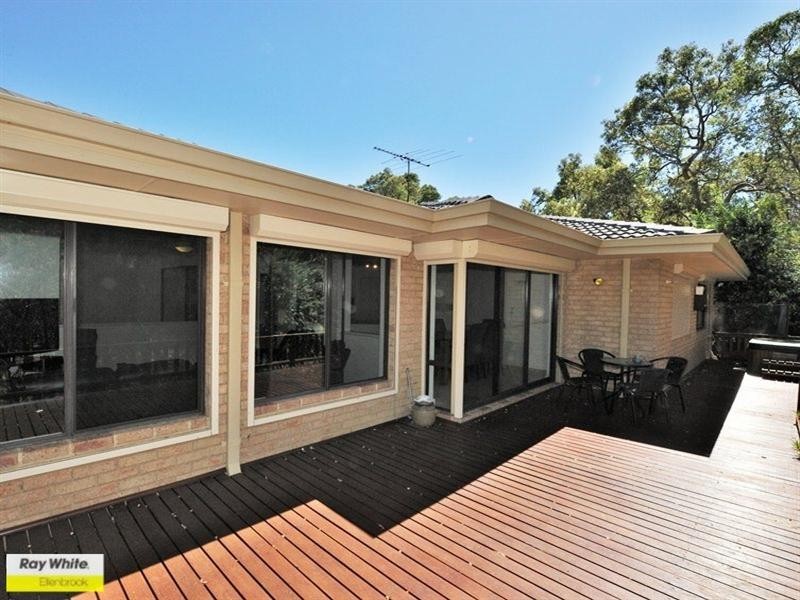 15 Muscat Terrace, The Vines WA 6069
