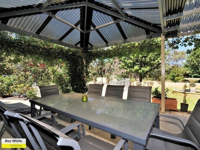 15 Muscat Terrace, The Vines WA 6069