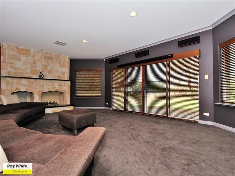 12 Bordeaux Lane, The Vines WA 6069