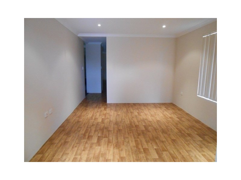 27 Grassdale Parkway, Ellenbrook WA 6069