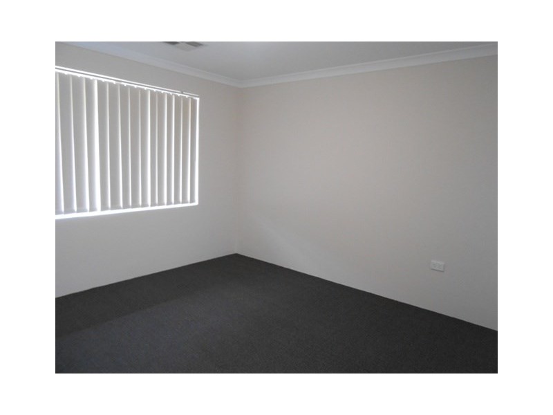 27 Grassdale Parkway, Ellenbrook WA 6069