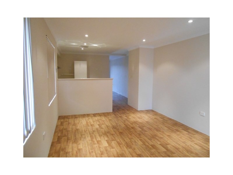 27 Grassdale Parkway, Ellenbrook WA 6069