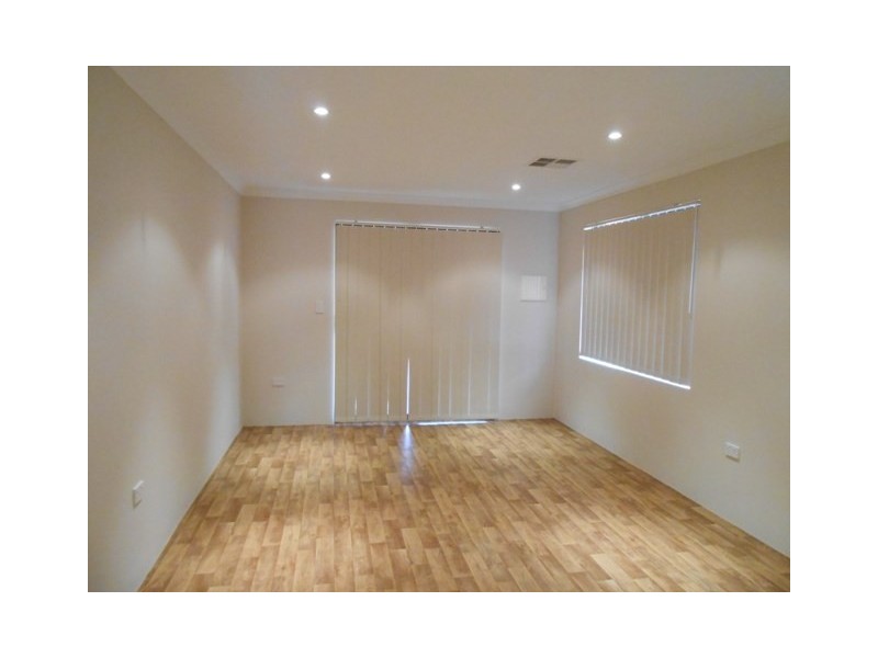 27 Grassdale Parkway, Ellenbrook WA 6069