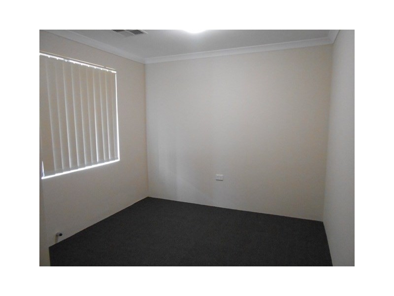 27 Grassdale Parkway, Ellenbrook WA 6069