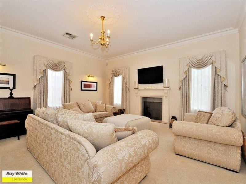 47 Taittinger Grove, The Vines WA 6069