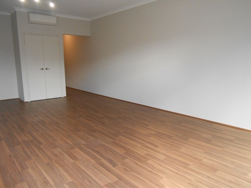51 Grassdale Parkway, Ellenbrook WA 6069
