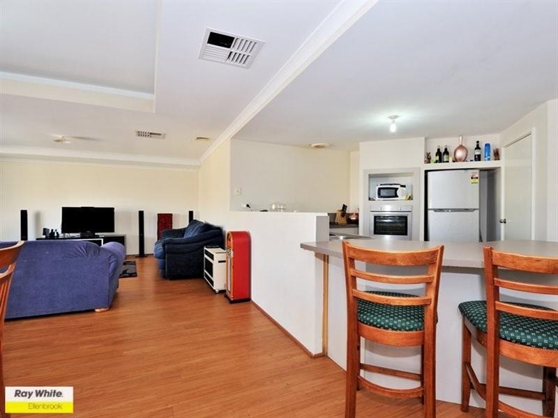 8 Addingham Drive, Ellenbrook WA 6069