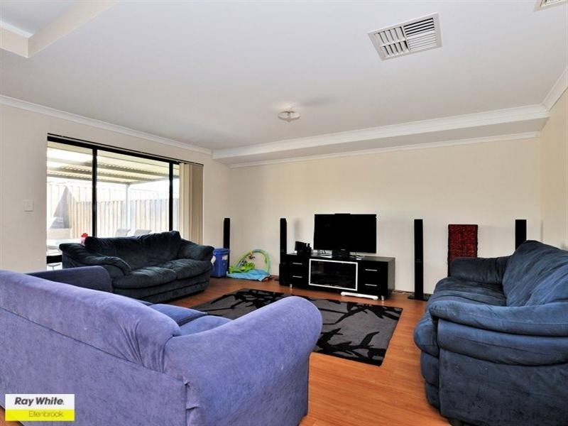 8 Addingham Drive, Ellenbrook WA 6069