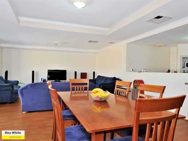 8 Addingham Drive, Ellenbrook WA 6069