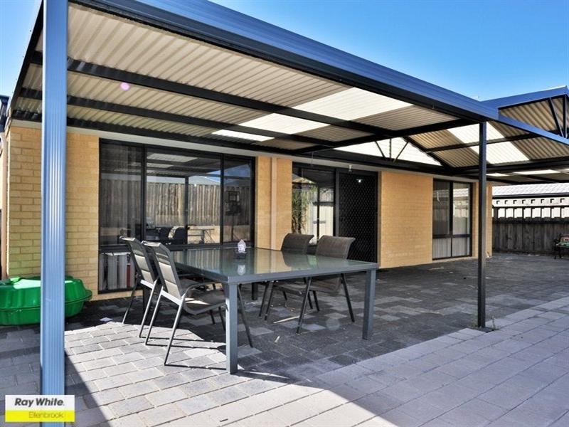 8 Addingham Drive, Ellenbrook WA 6069