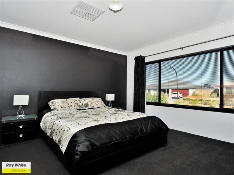 10 Cape Gardens, Ellenbrook WA 6069