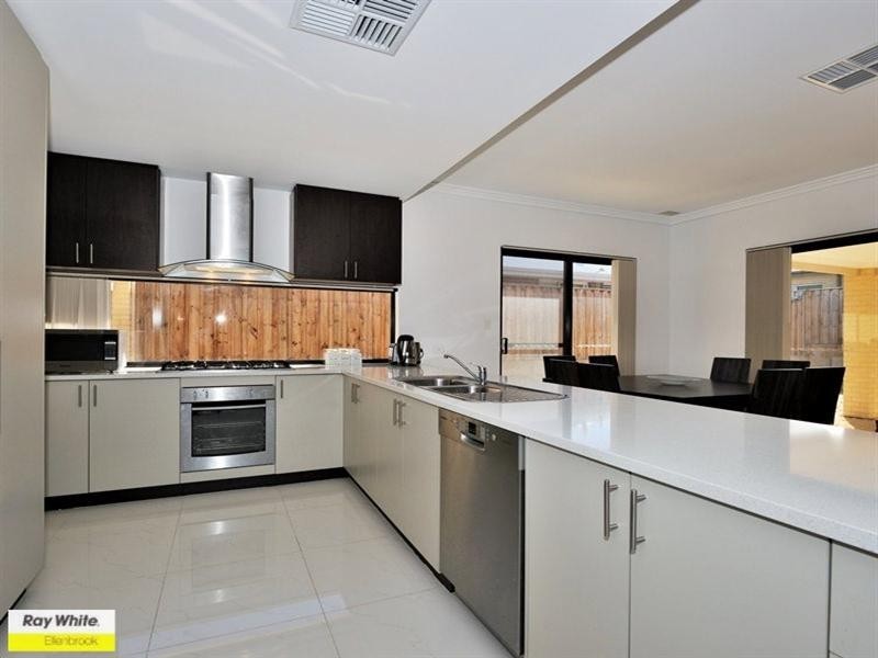 10 Cape Gardens, Ellenbrook WA 6069