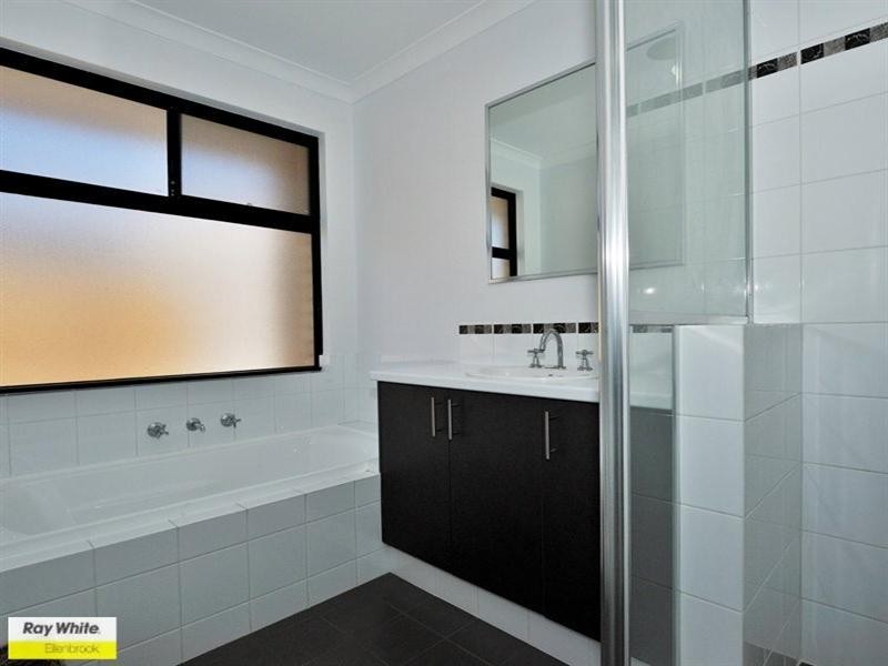 10 Cape Gardens, Ellenbrook WA 6069