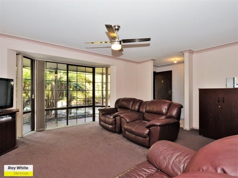 11 Swallow Court, Ballajura WA 6066