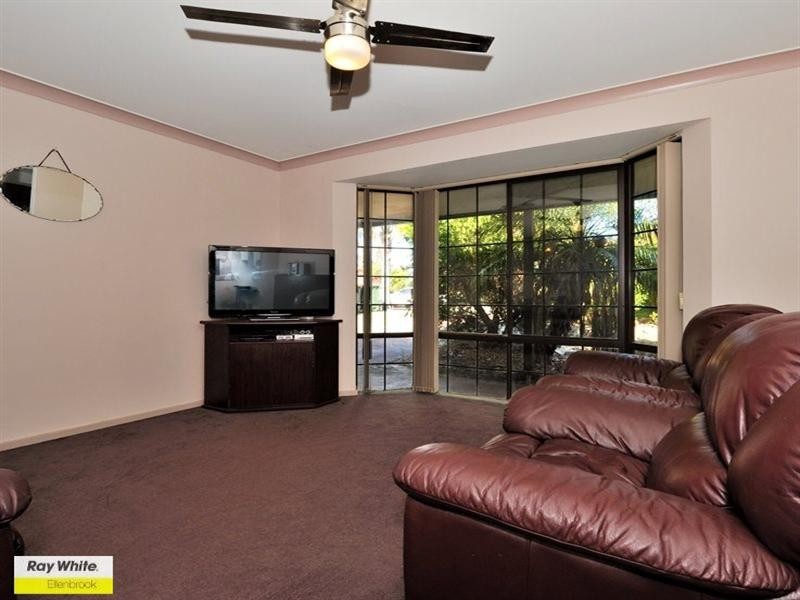 11 Swallow Court, Ballajura WA 6066