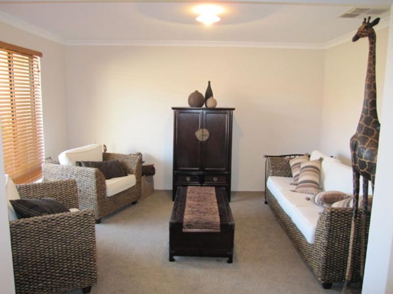 7 Elmore Pass, Ellenbrook WA 6069