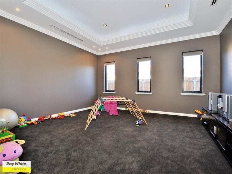 34 Longview Way, The Vines WA 6069