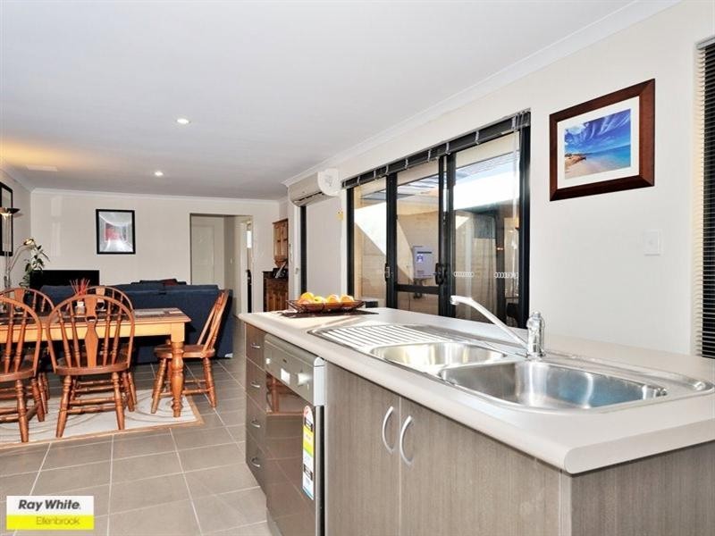 12 Botany Parade, Ellenbrook WA 6069