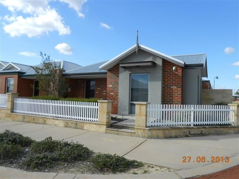 39 Parnham Avenue, Ellenbrook WA 6069