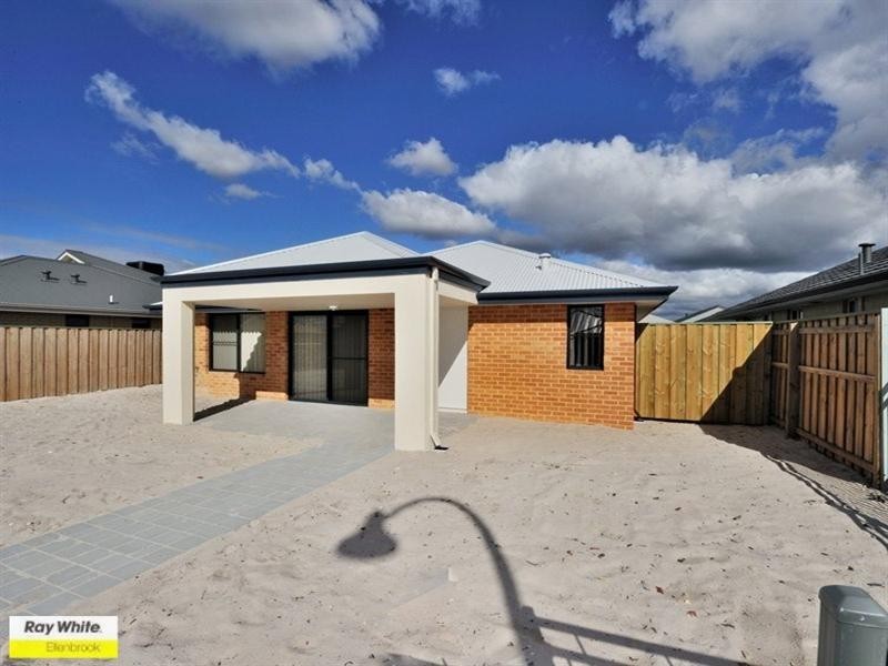 7 Newland Road, Ellenbrook WA 6069