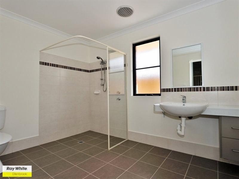 7 Newland Road, Ellenbrook WA 6069