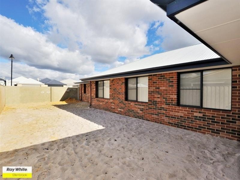 7 Newland Road, Ellenbrook WA 6069