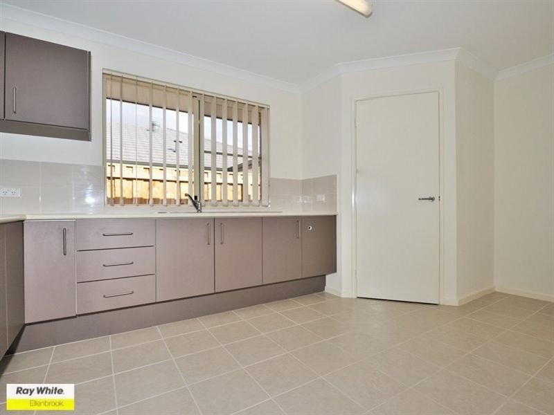 12 Mitre Bend, Ellenbrook WA 6069