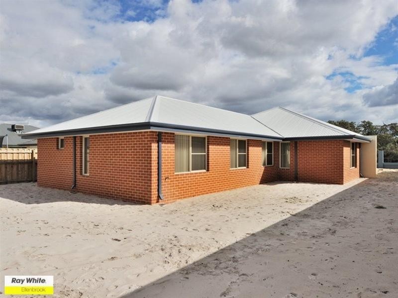 12 Mitre Bend, Ellenbrook WA 6069