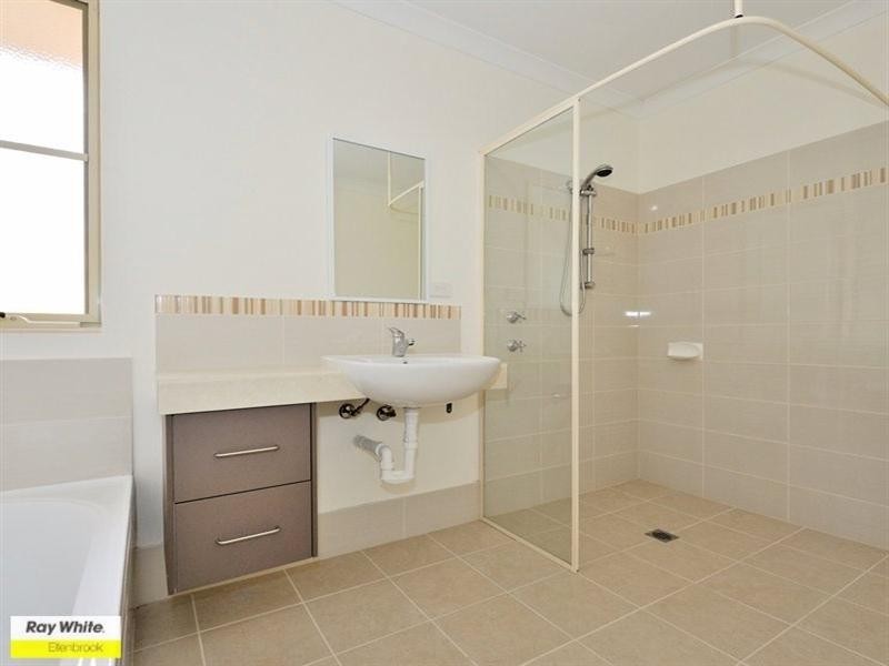 12 Mitre Bend, Ellenbrook WA 6069