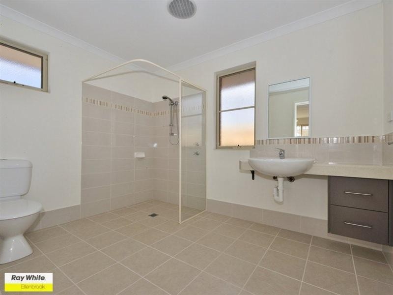 12 Mitre Bend, Ellenbrook WA 6069