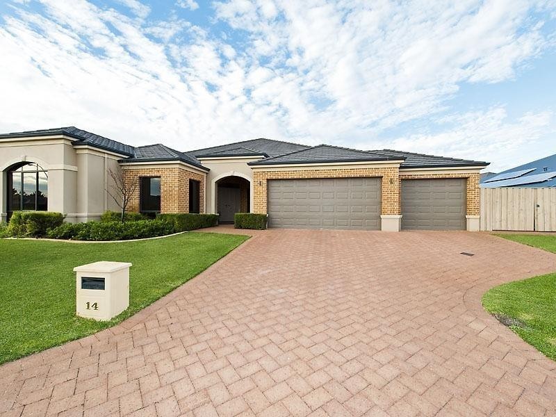 14 Woburn Park Avenue, Ellenbrook WA 6069