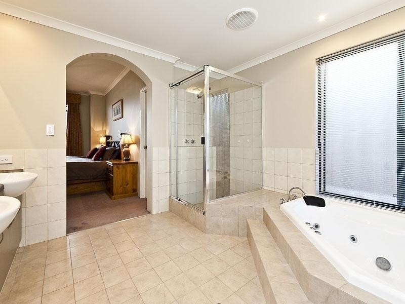 14 Woburn Park Avenue, Ellenbrook WA 6069