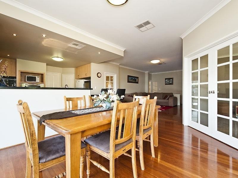 14 Woburn Park Avenue, Ellenbrook WA 6069