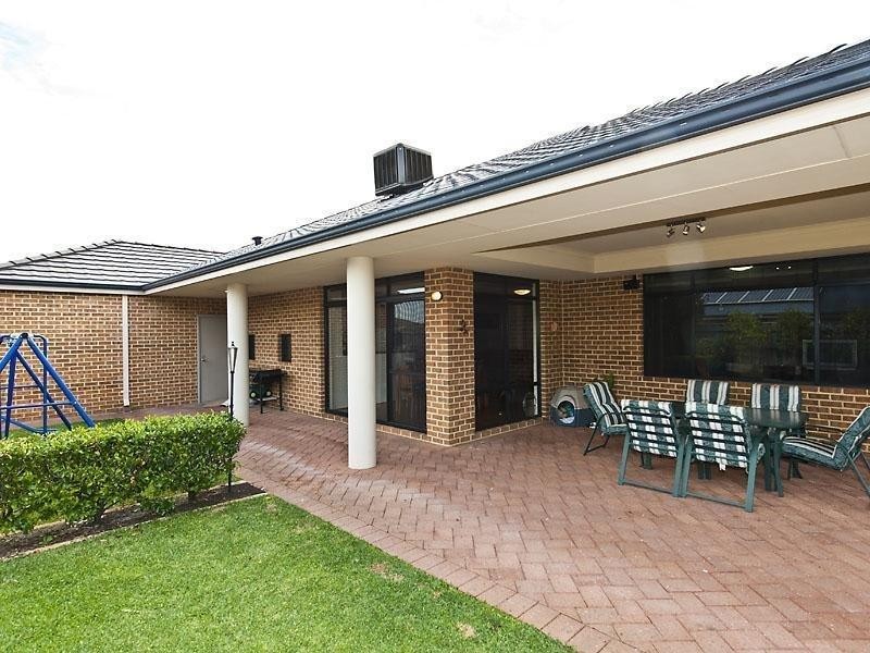 14 Woburn Park Avenue, Ellenbrook WA 6069