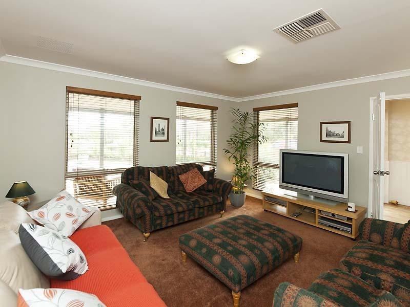 2 Kalinga Drive, Ellenbrook WA 6069