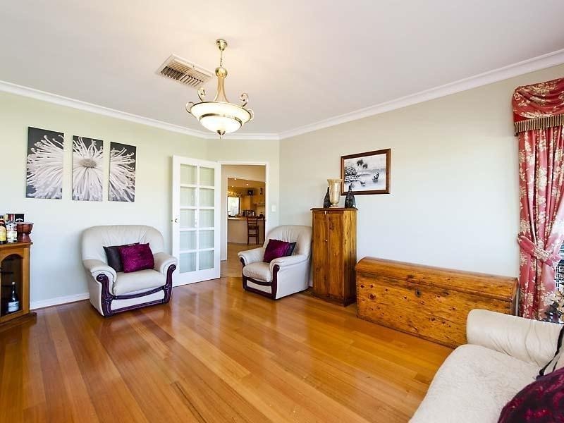 10 Arrowsmith Avenue, Ellenbrook WA 6069