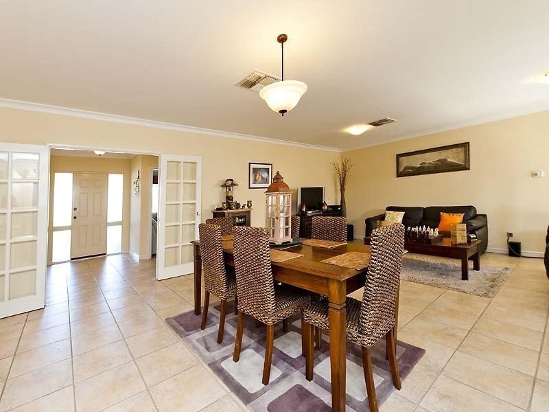 10 Arrowsmith Avenue, Ellenbrook WA 6069