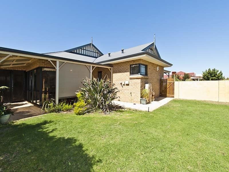 10 Arrowsmith Avenue, Ellenbrook WA 6069