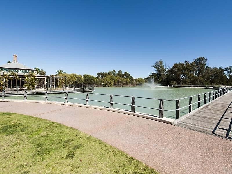 10 Arrowsmith Avenue, Ellenbrook WA 6069