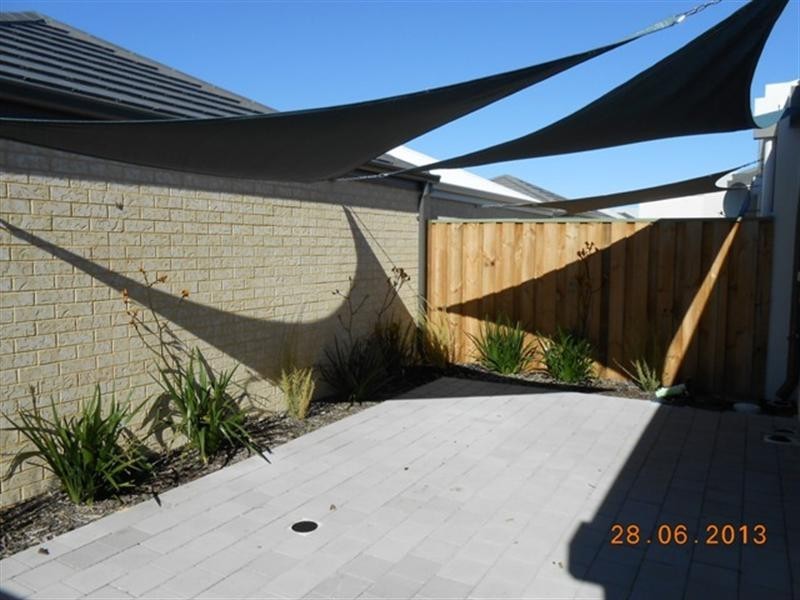 16 Minnie Lane, Ellenbrook WA 6069